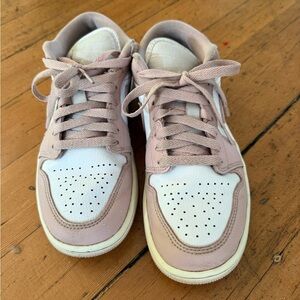 Nike Kids Sneakers in Light Pink and White